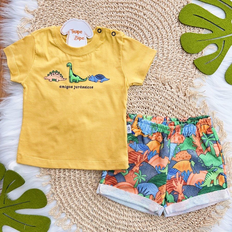 Conj. Camiseta Amigos Jurássicos e Bermuda Dinos - Mostarda